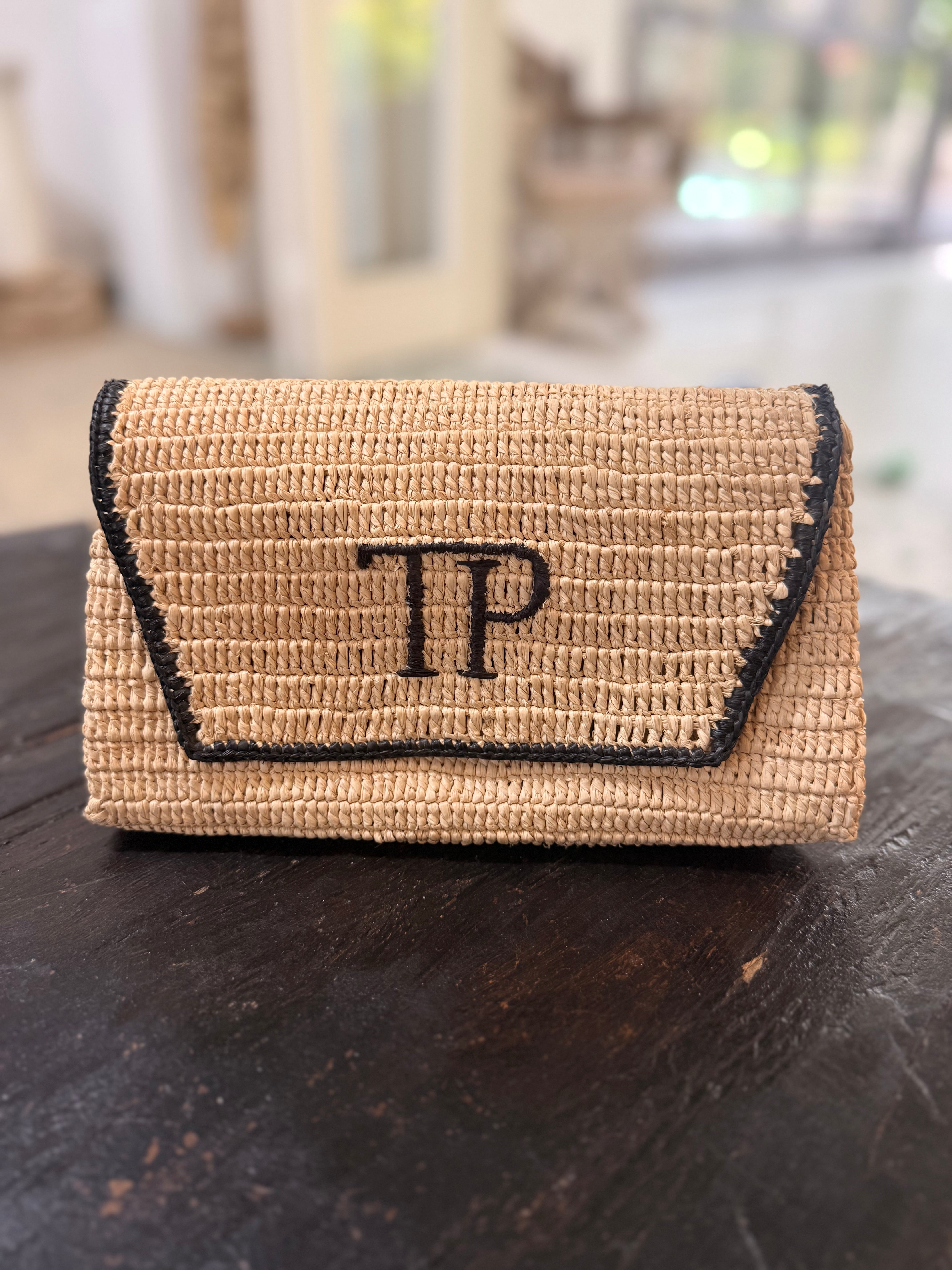 Nikoi Raffia Clutch Noir