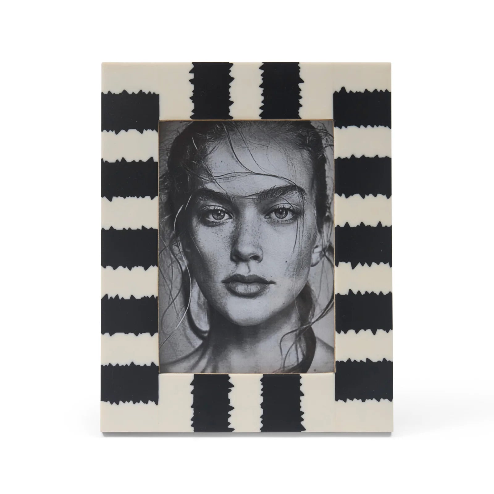 Kuma Photo Frame 5 x 7 - White & Black
