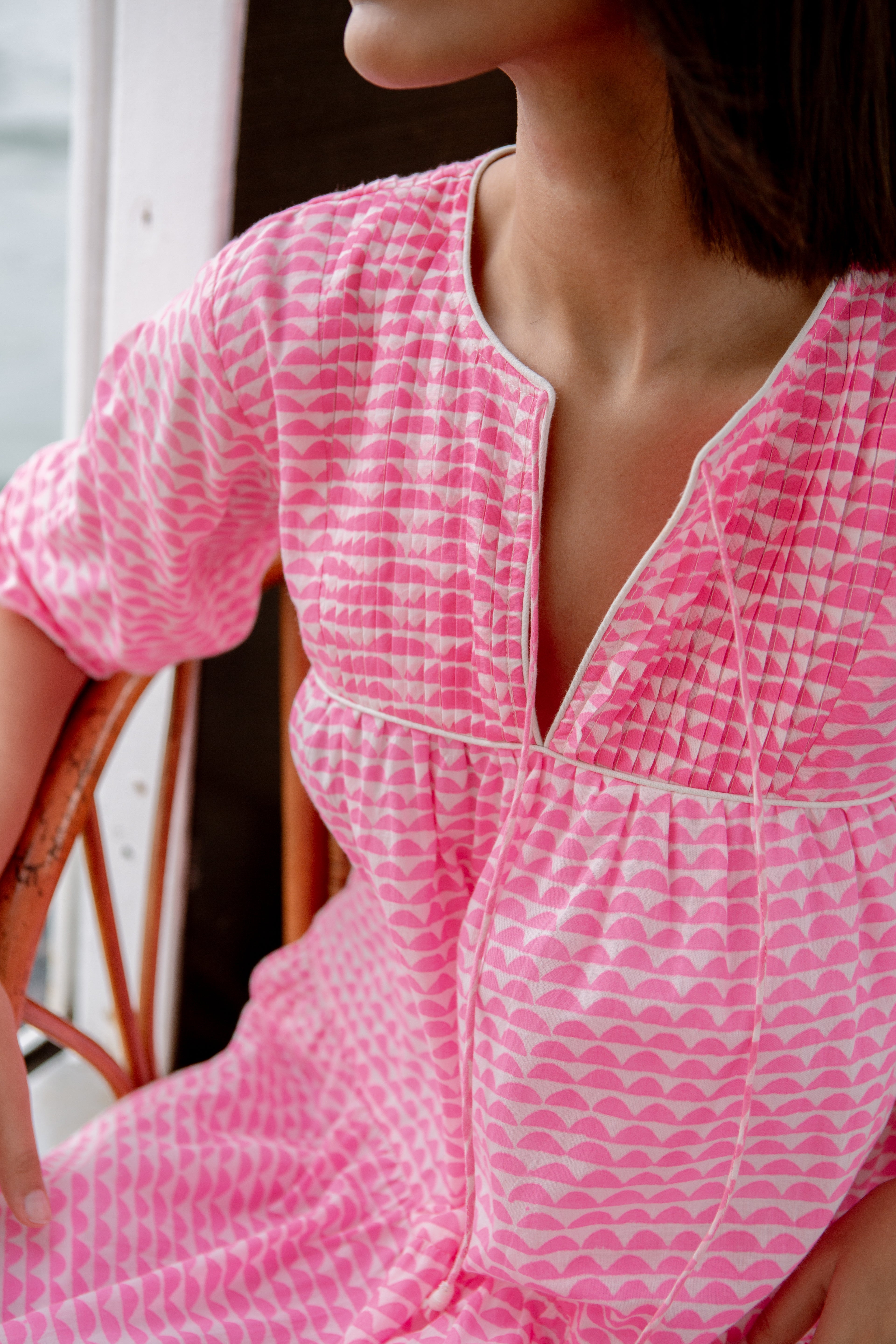 Millie Midi Dress in Neon Scallop