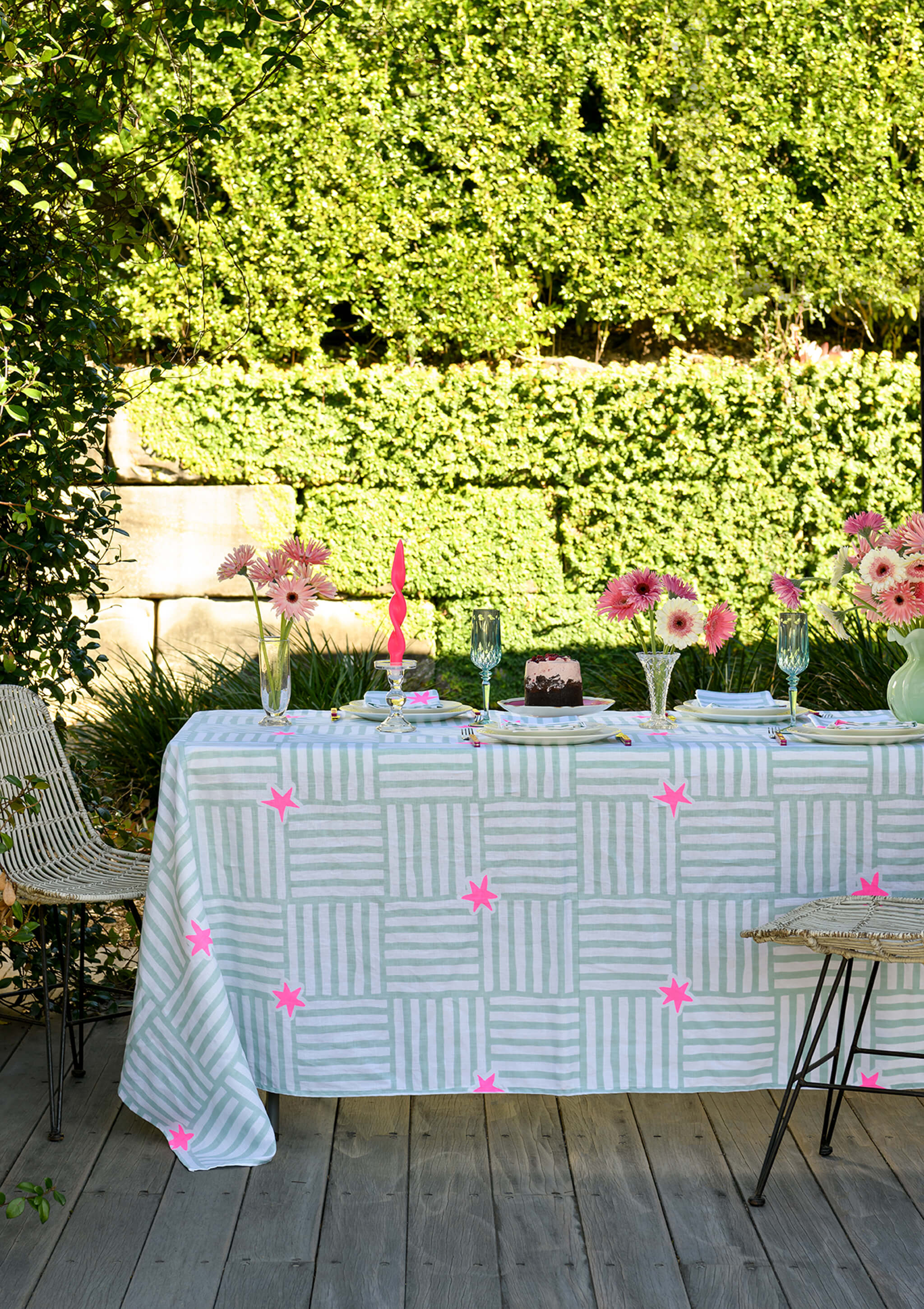 Tablecloth Capri Duckegg + Highlighter Pink - Aquadoor