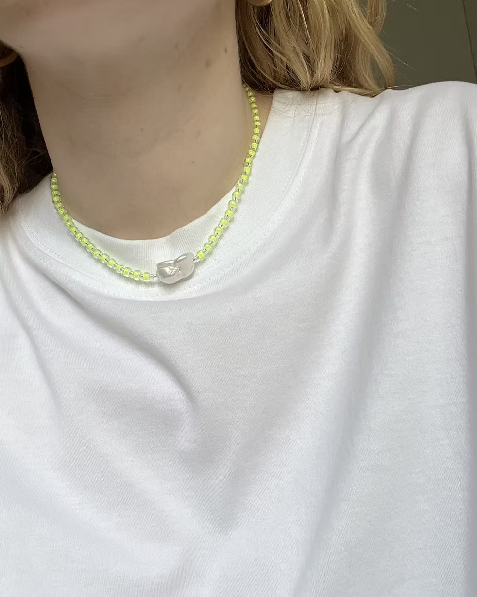 Luxe Pearl Necklace Neon Yellow