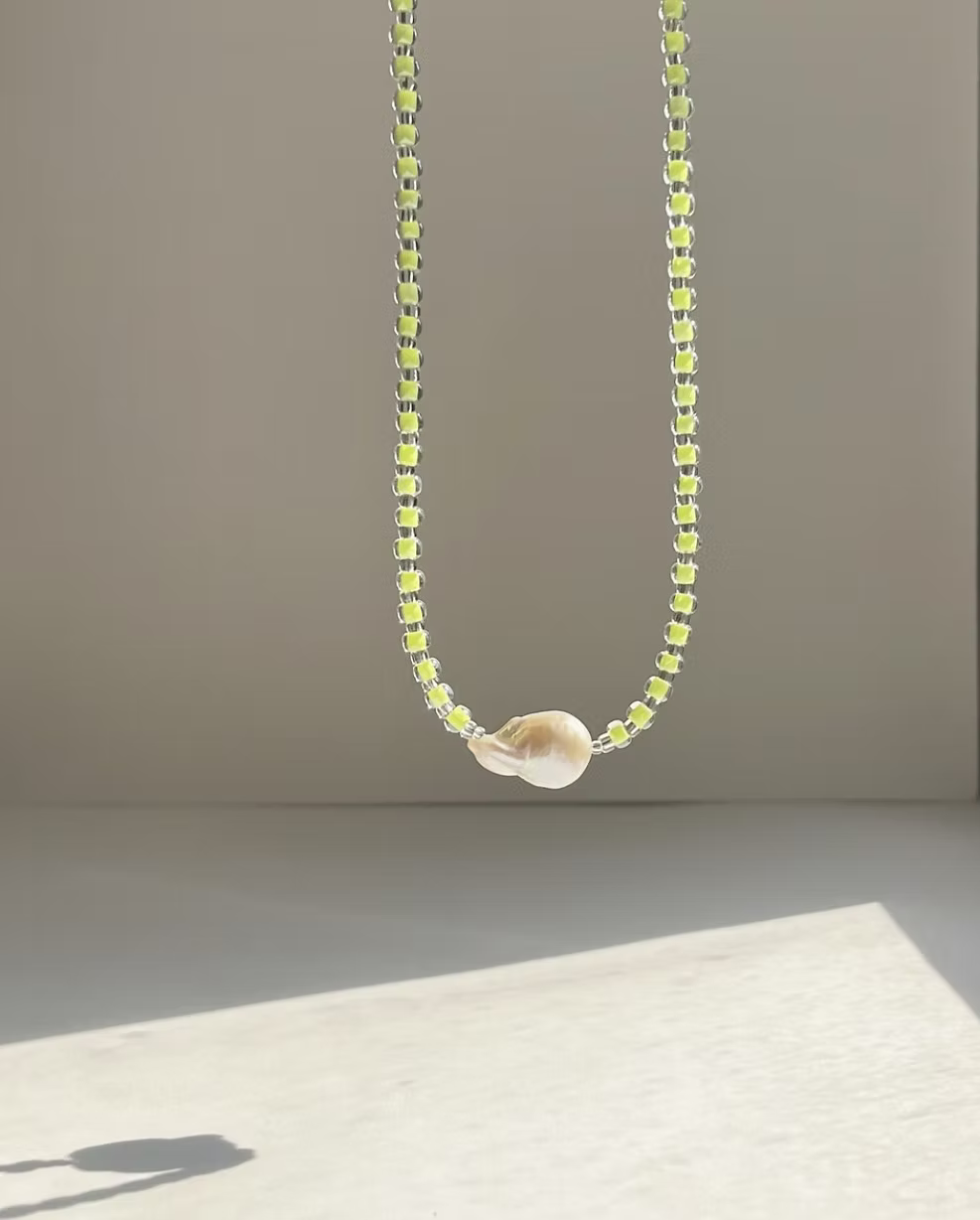 Luxe Pearl Necklace Neon Yellow