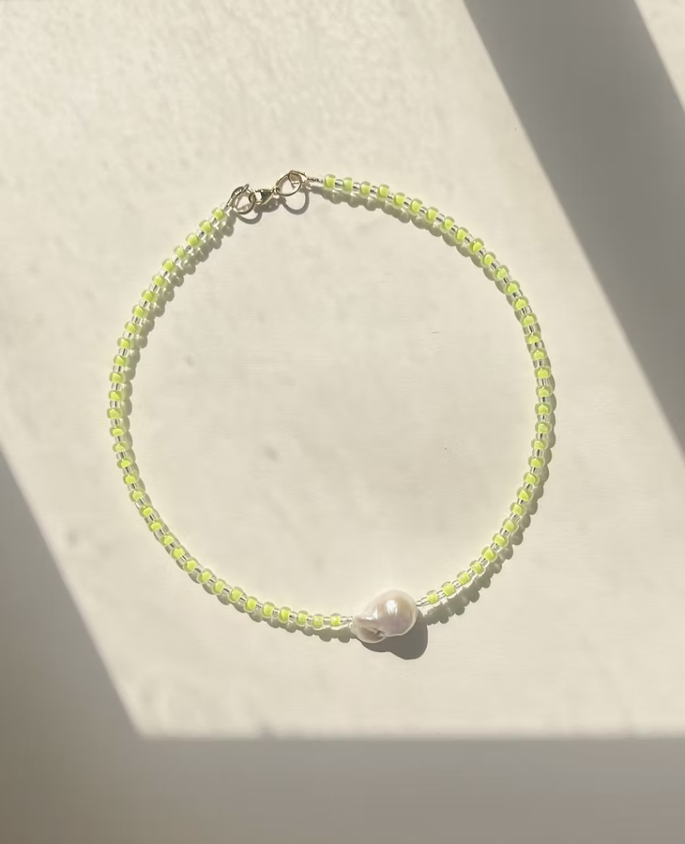 Luxe Pearl Necklace Neon Yellow