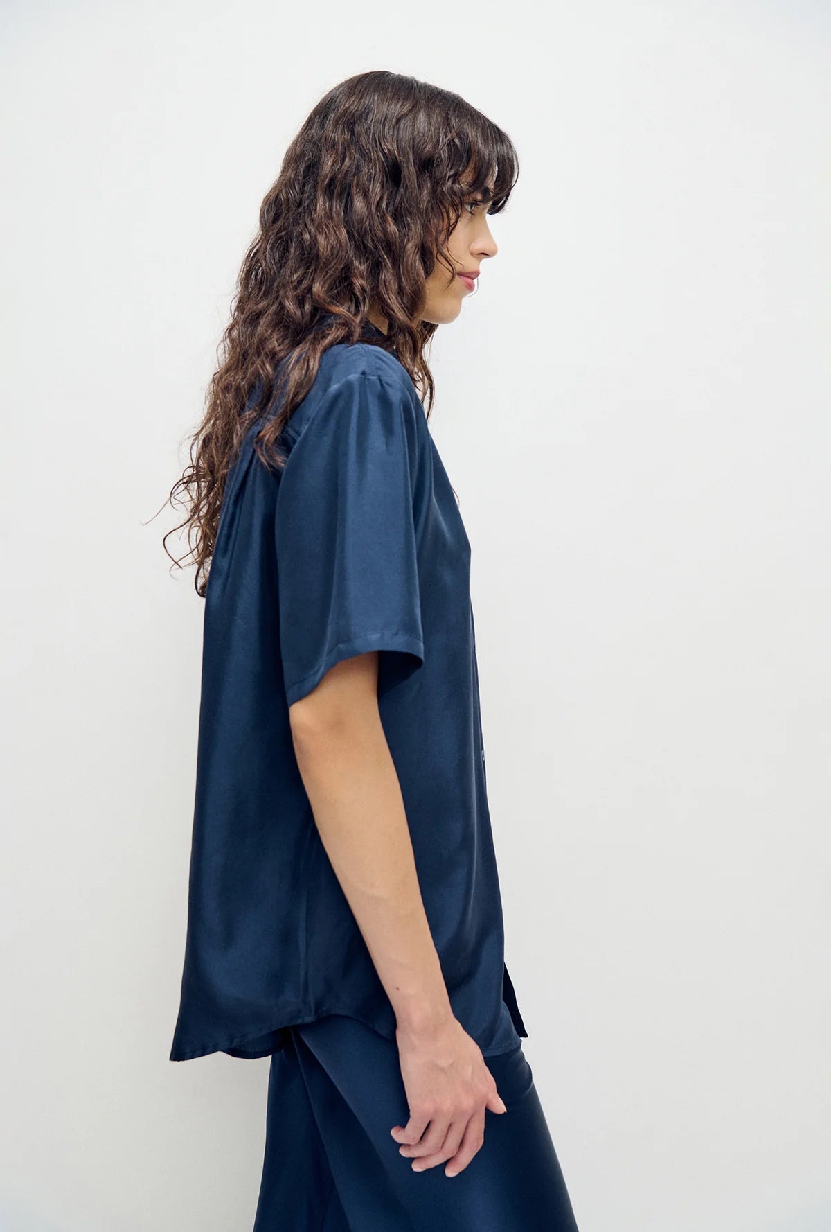 Habotai Short Sleeve Boyfriend Shirt Midnight - Silk Laundry
