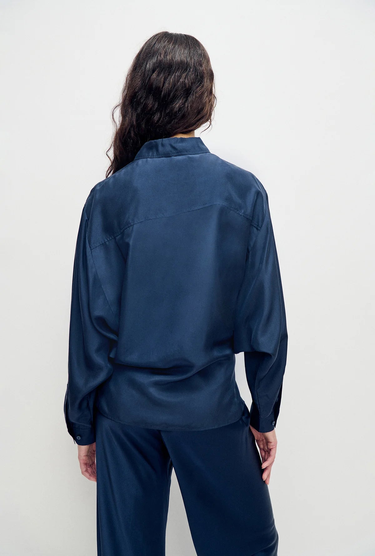 Habotai Cross Over Shirt Midnight - Silk Laundry