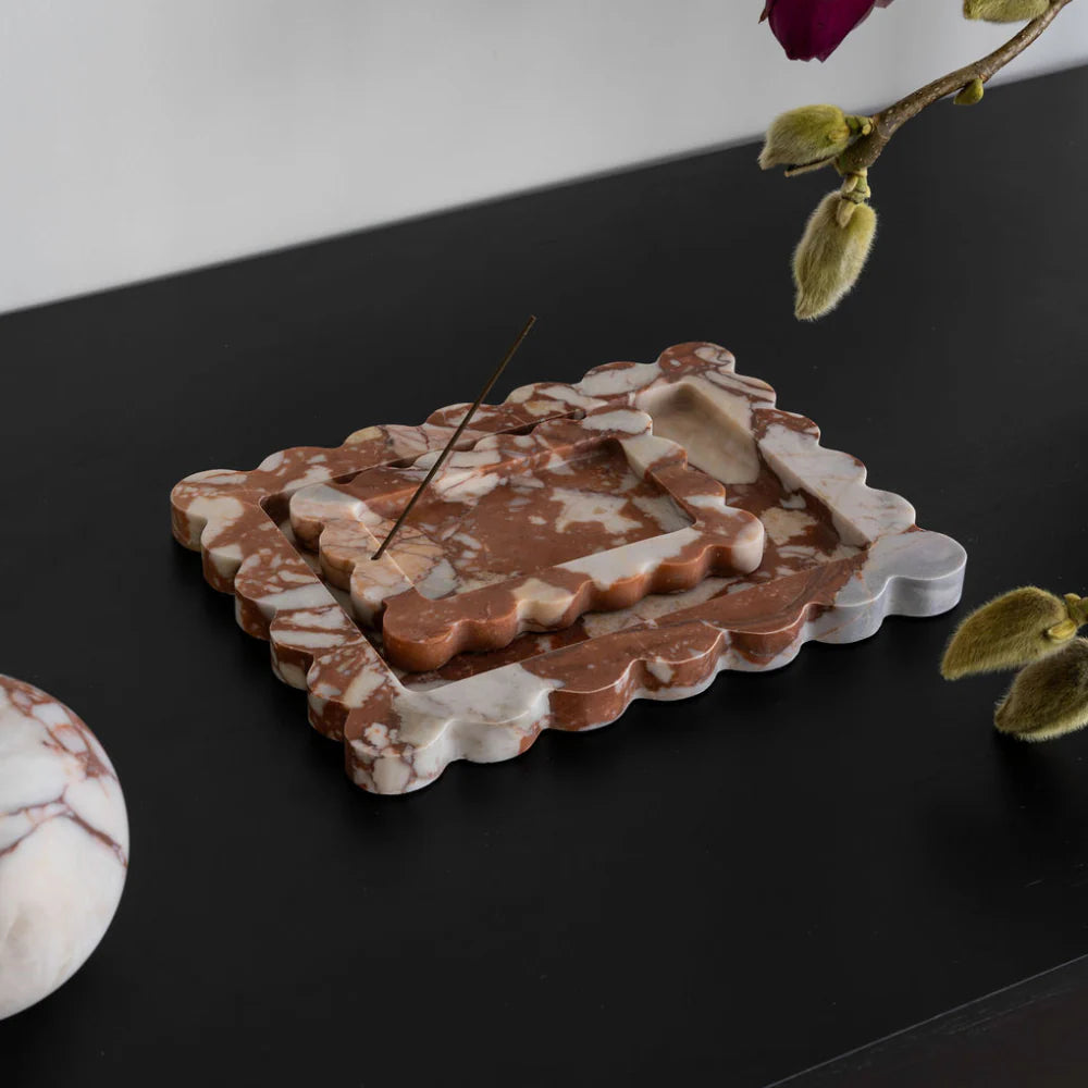 Palazzo Scalloped Tray Brown Calacatta