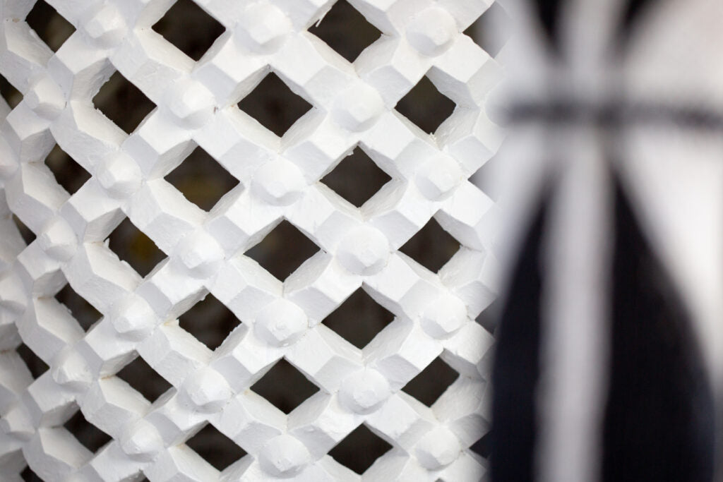 Bamileke Table - WHITE