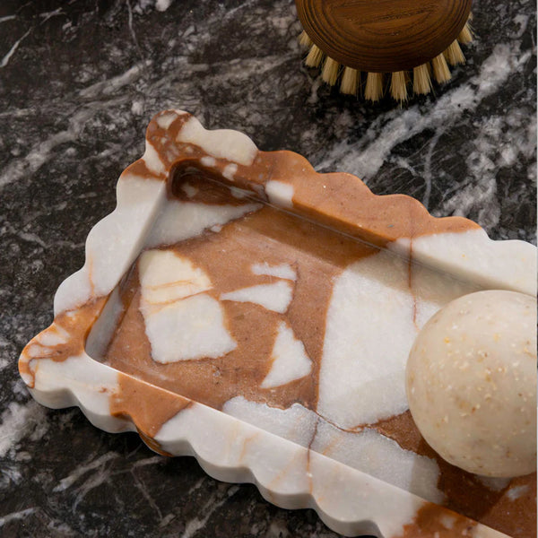 Palazzo Scalloped Bar - Brown Calacatta