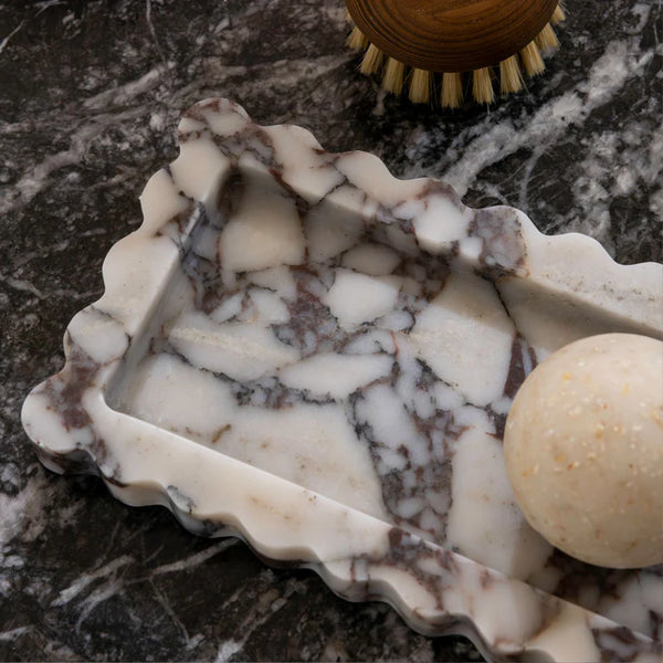 Palazzo Scalloped Bar - Viola Calacatta