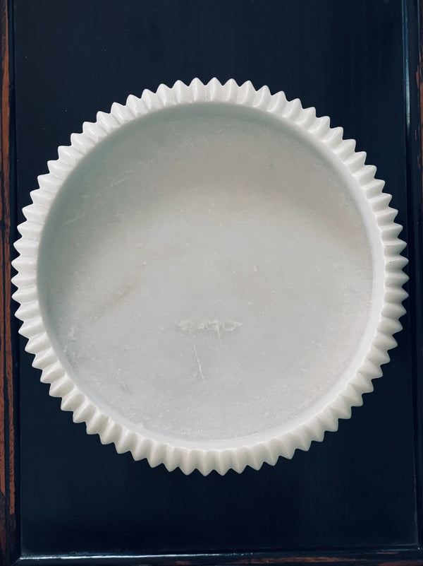 White Lining Round Marble Tray