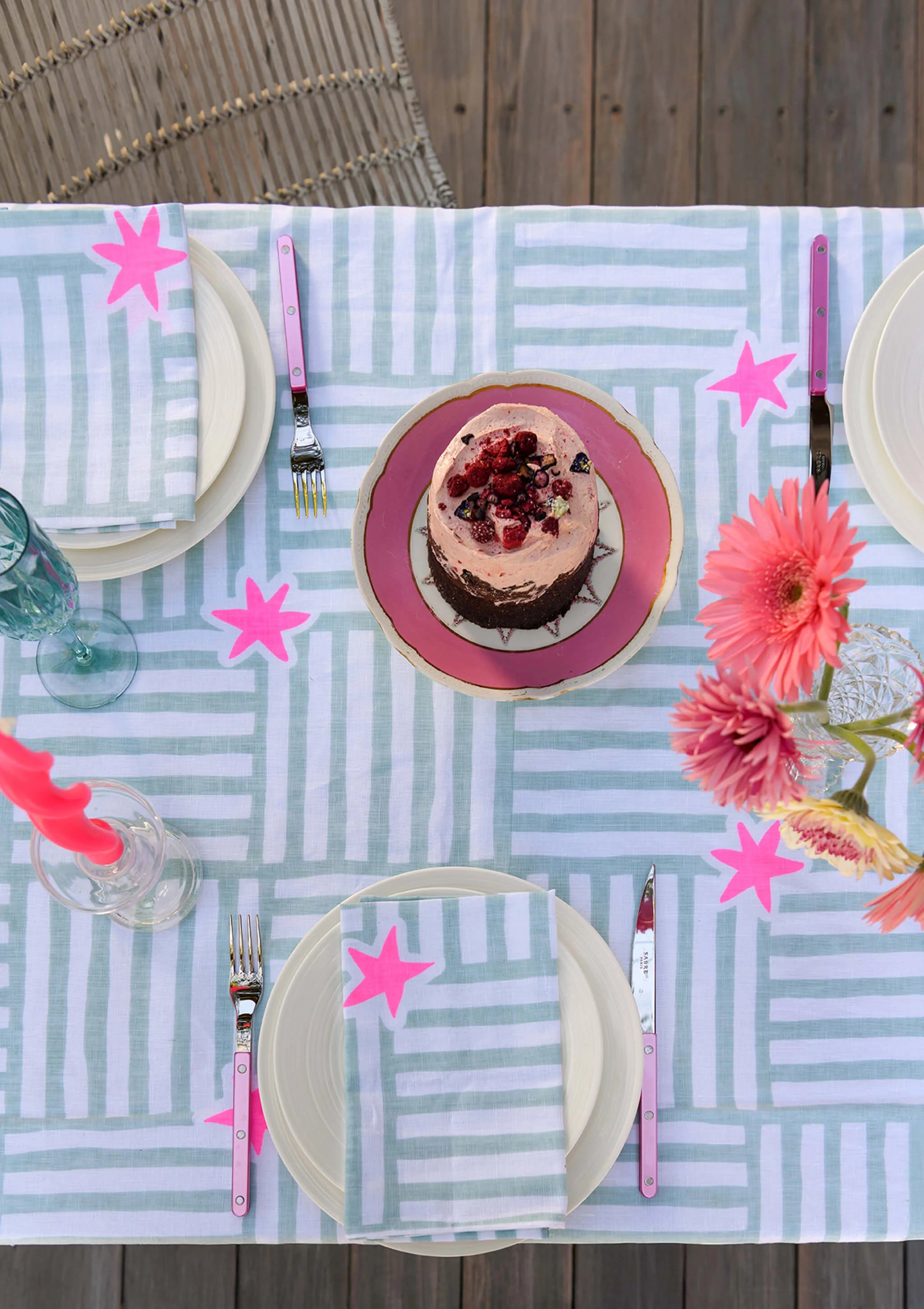 Tablecloth Capri Duckegg + Highlighter Pink - Aquadoor