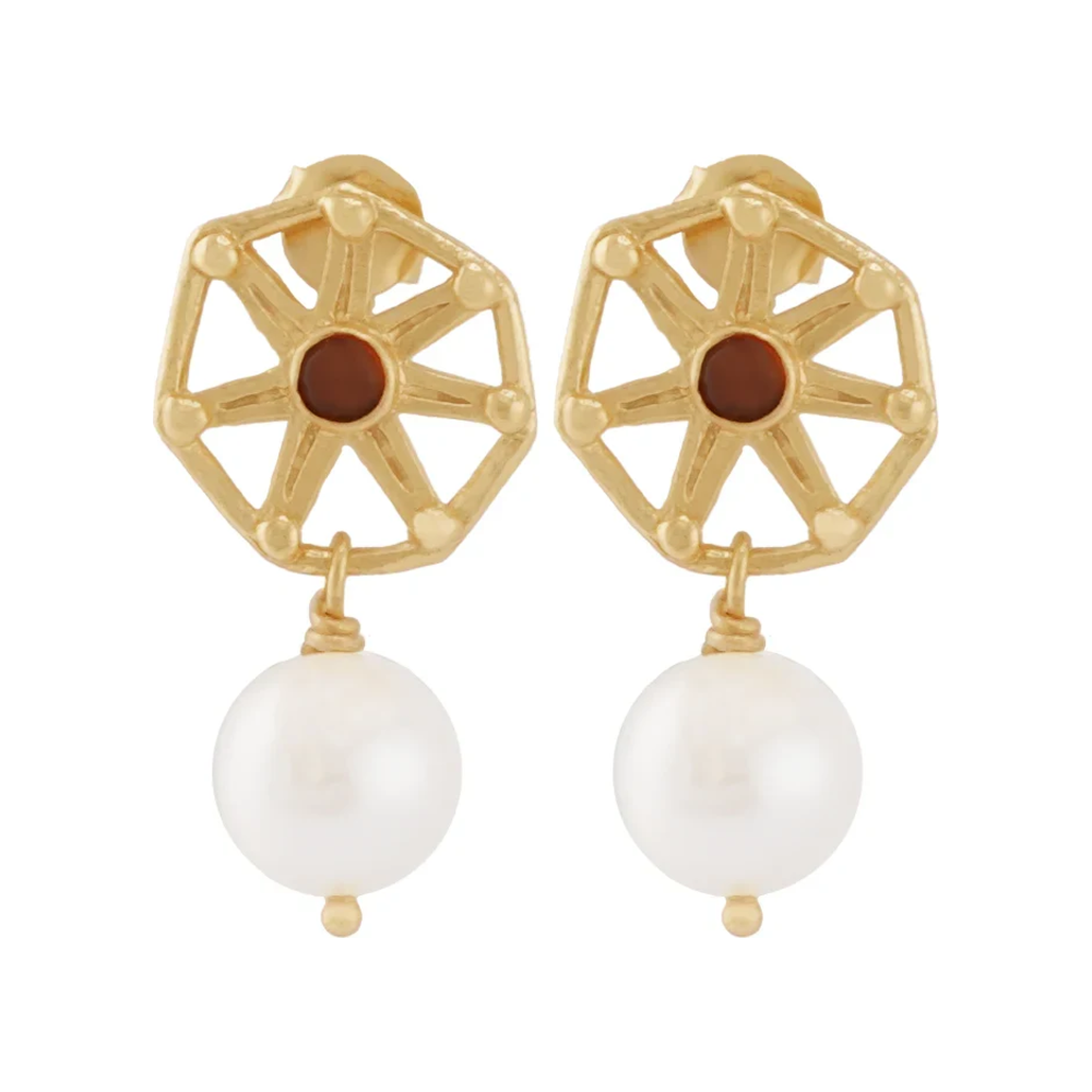Carro Earrings with Garnet and Pearl