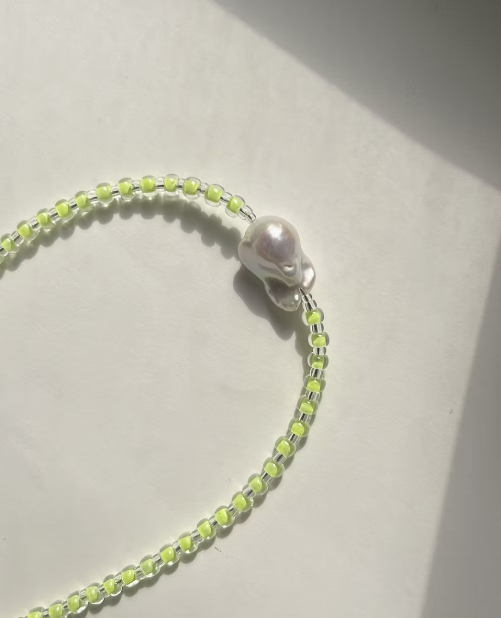 Luxe Pearl Necklace Neon Yellow