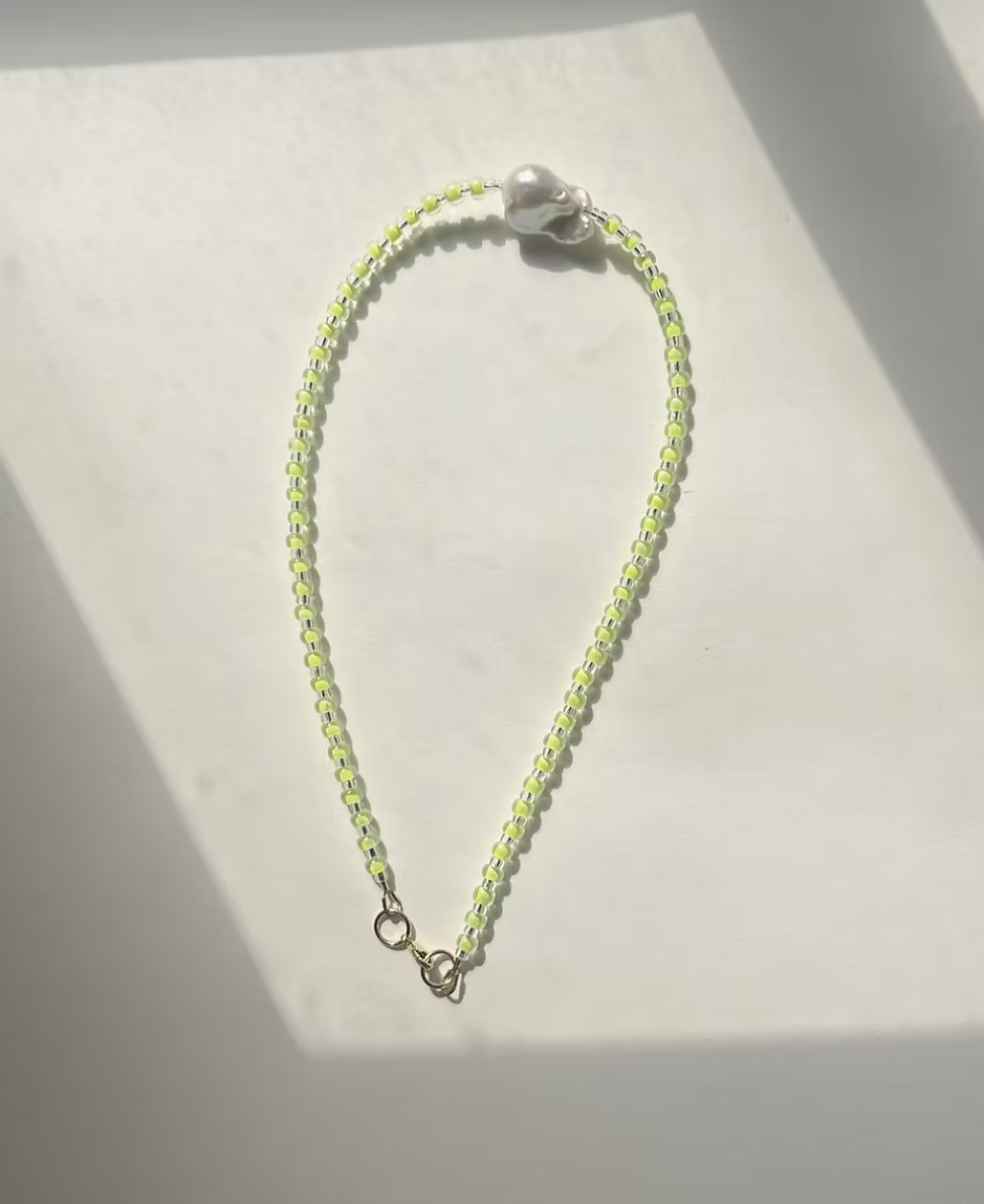 Luxe Pearl Necklace Neon Yellow