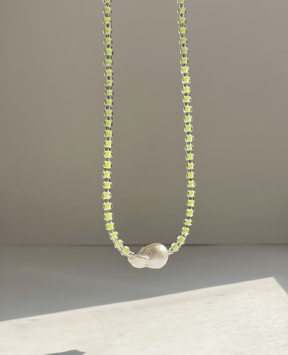 Luxe Pearl Necklace Neon Yellow