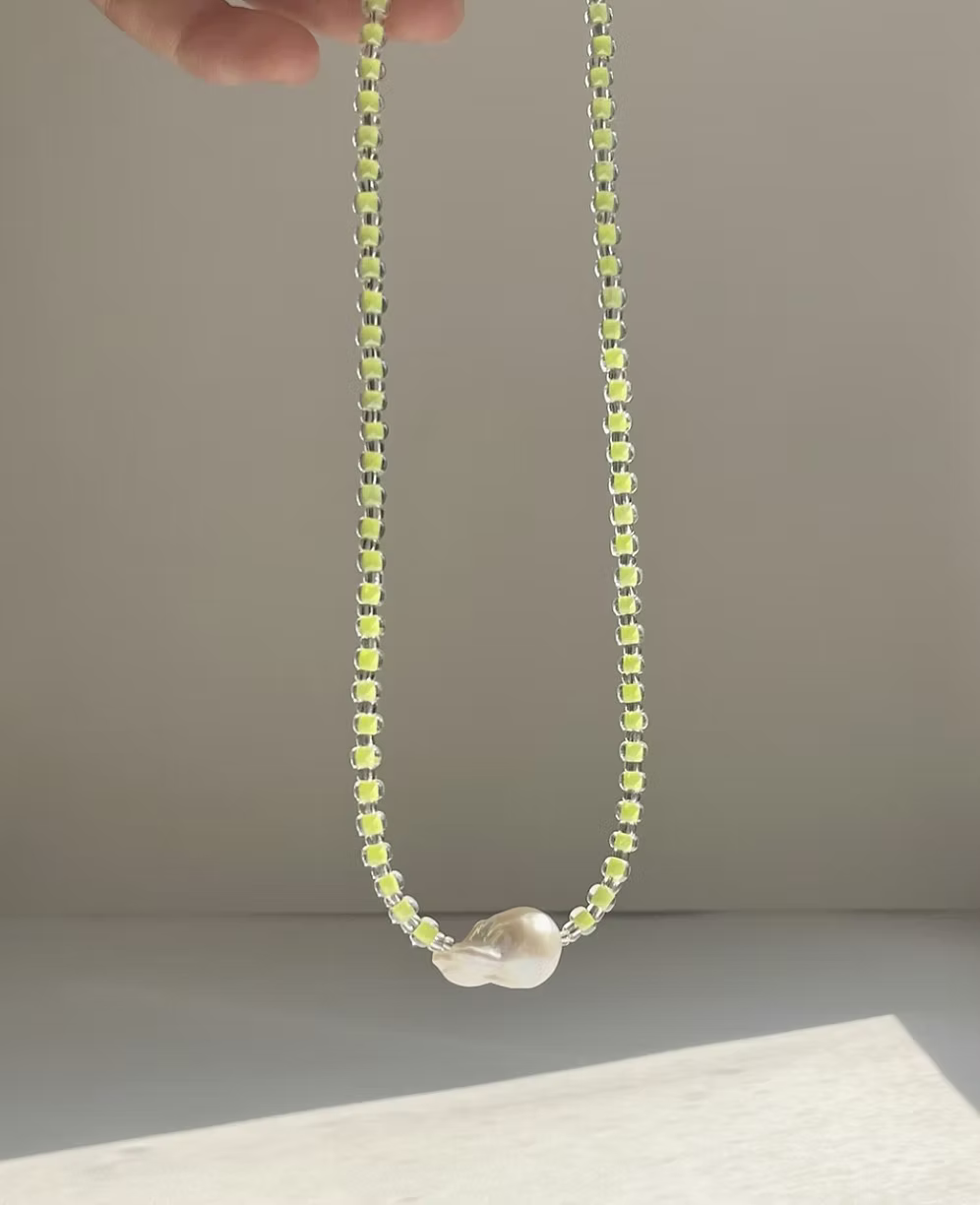 Luxe Pearl Necklace Neon Yellow