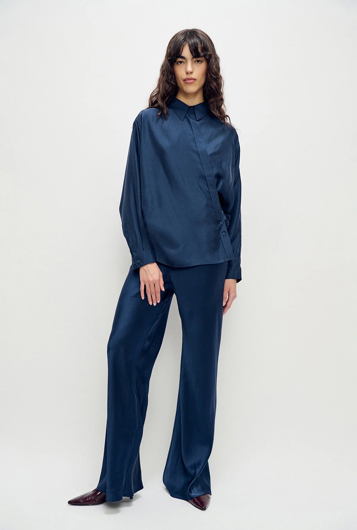 Habotai Cross Over Shirt Midnight - Silk Laundry