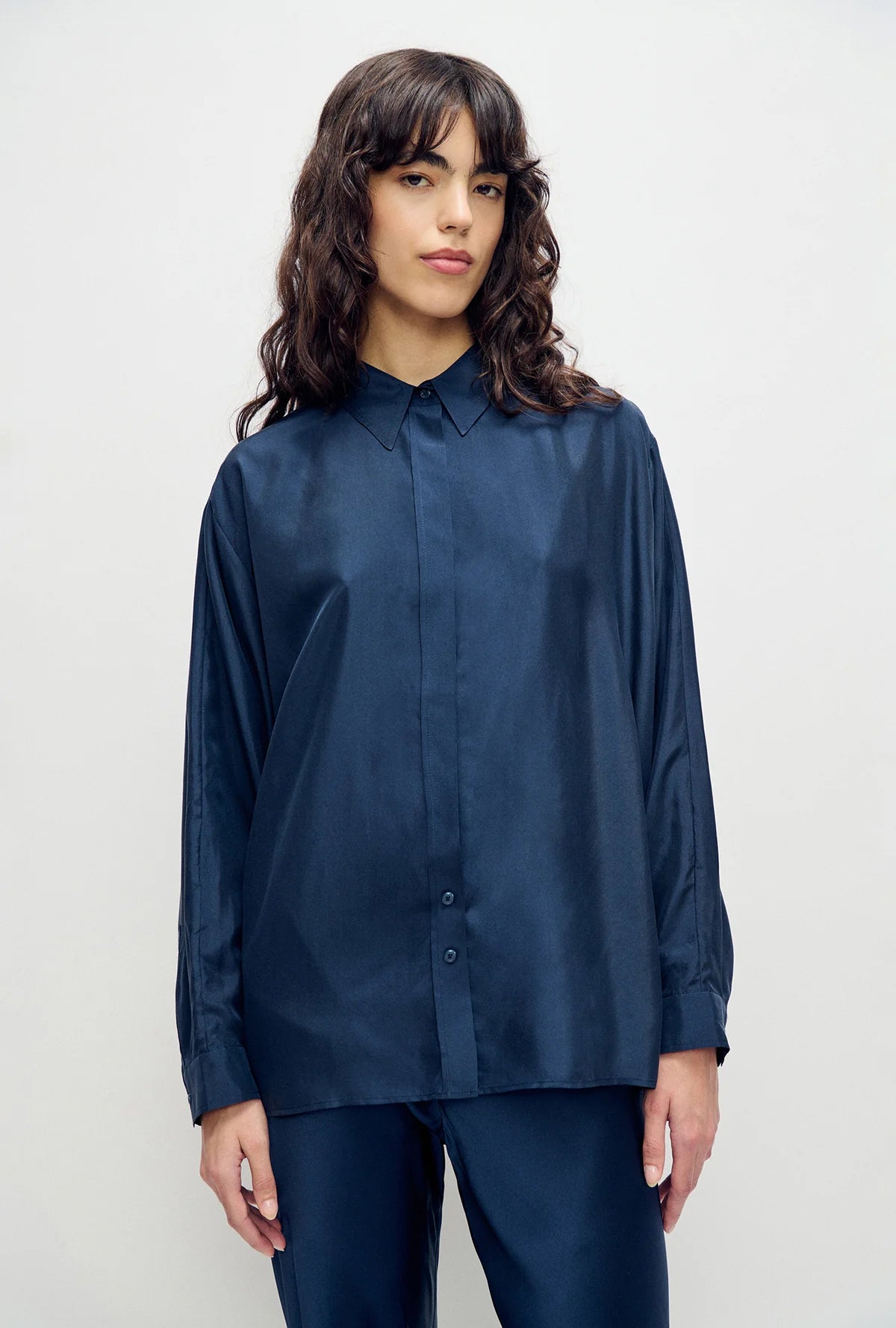 Habotai Cross Over Shirt Midnight - Silk Laundry