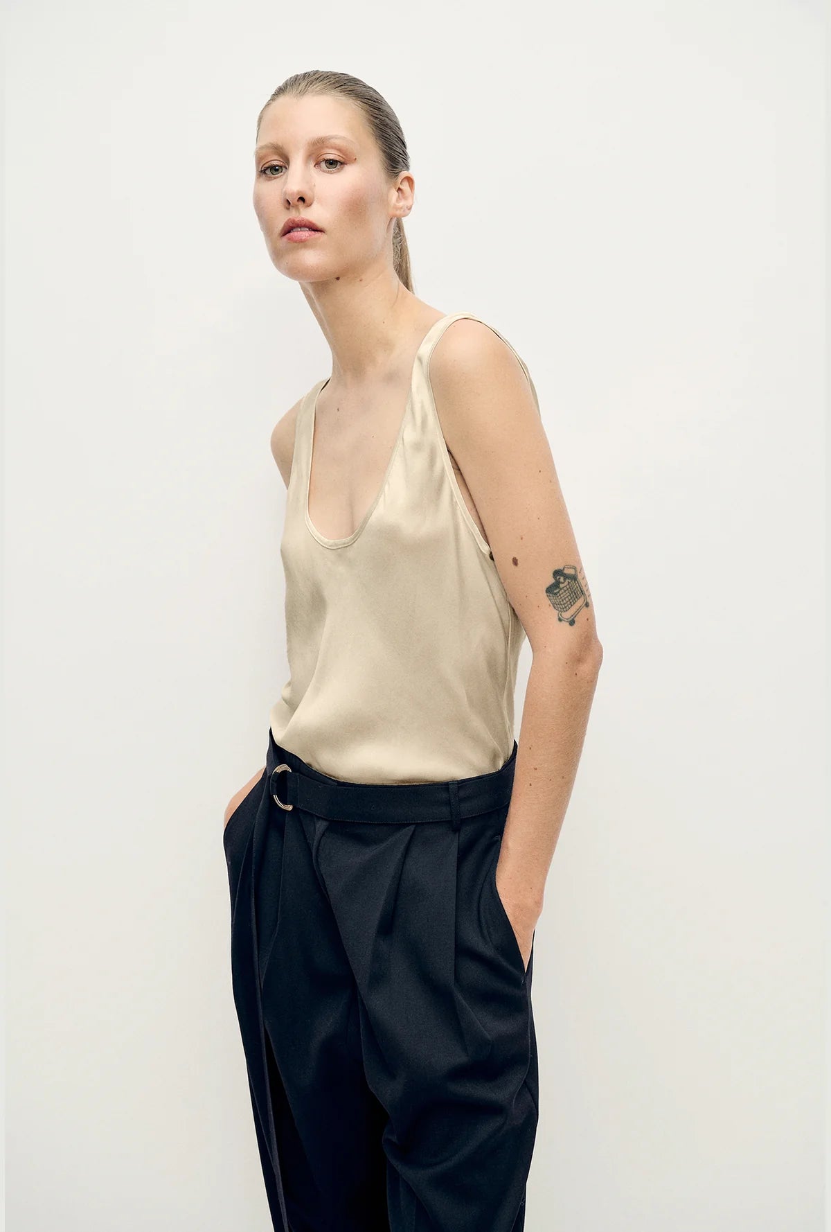 Scoop Neck Tank Hazelnut - Silk Laundry